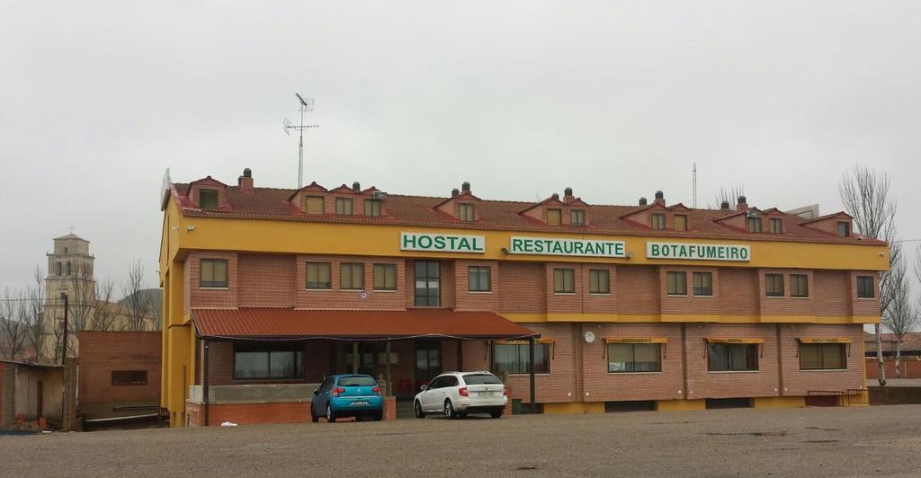 Hostal Botafumeiro Mota del Marqués 외부 사진